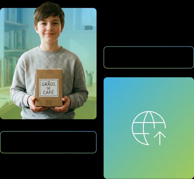 Menino sorri para a câmera enquanto segura uma caixa de papelão com a etiqueta "GRÃOS DE CAFÉ"